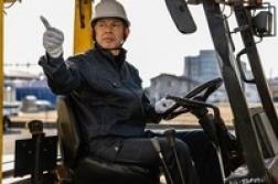 物流倉庫にてフォークリフト業務